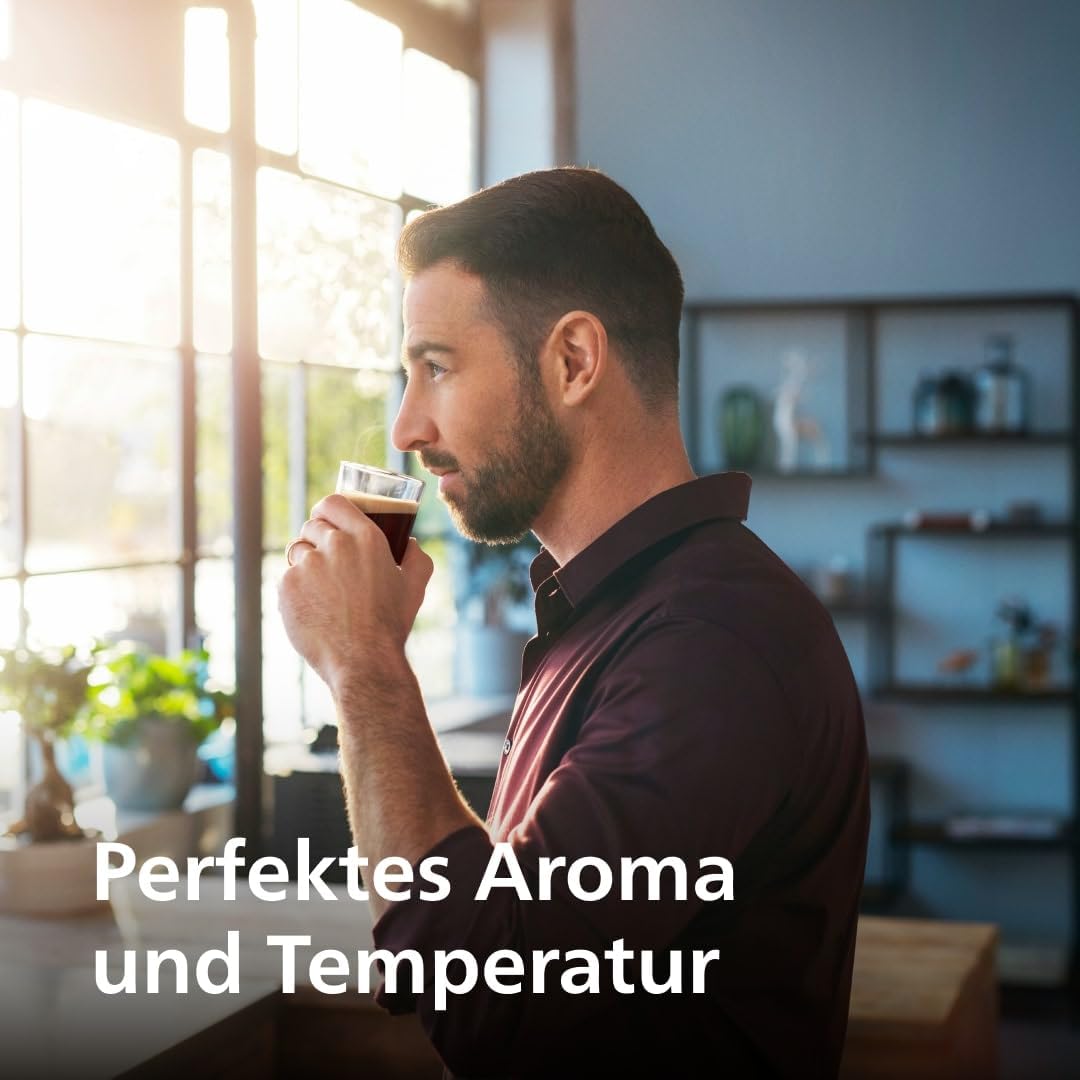 Philips Serie 5500 Kaffeevollautomat – LatteGo Milchsystem, 20 heiße und kalte Kaffeespezialitäten, 40% leiser mit SilentBrew, QuickStart, Schwarz und Silber (EP5546/70)