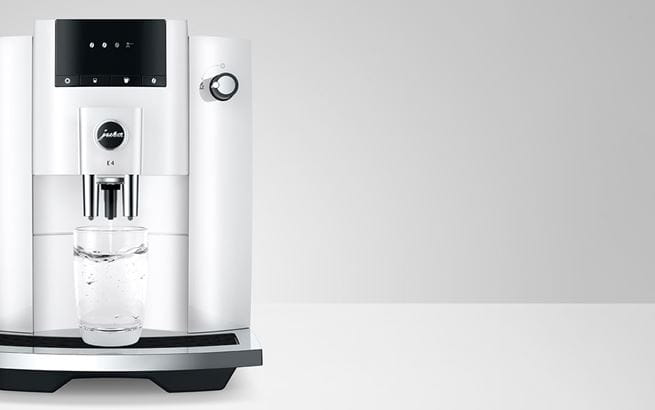 JURA E4 (EA) Piano Black Kaffeevollautomat inkl. 5 Jahre Garantie