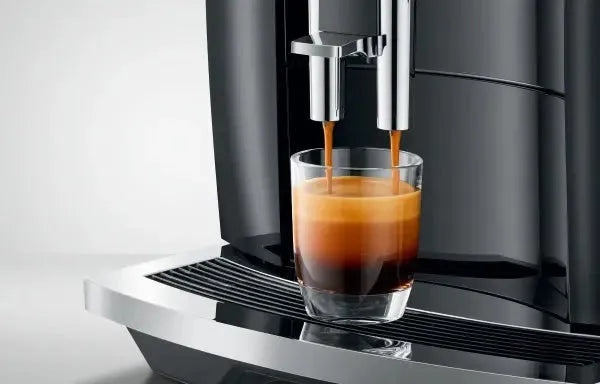 JURA E4 (EA) Piano Black Kaffeevollautomat inkl. 5 Jahre Garantie
