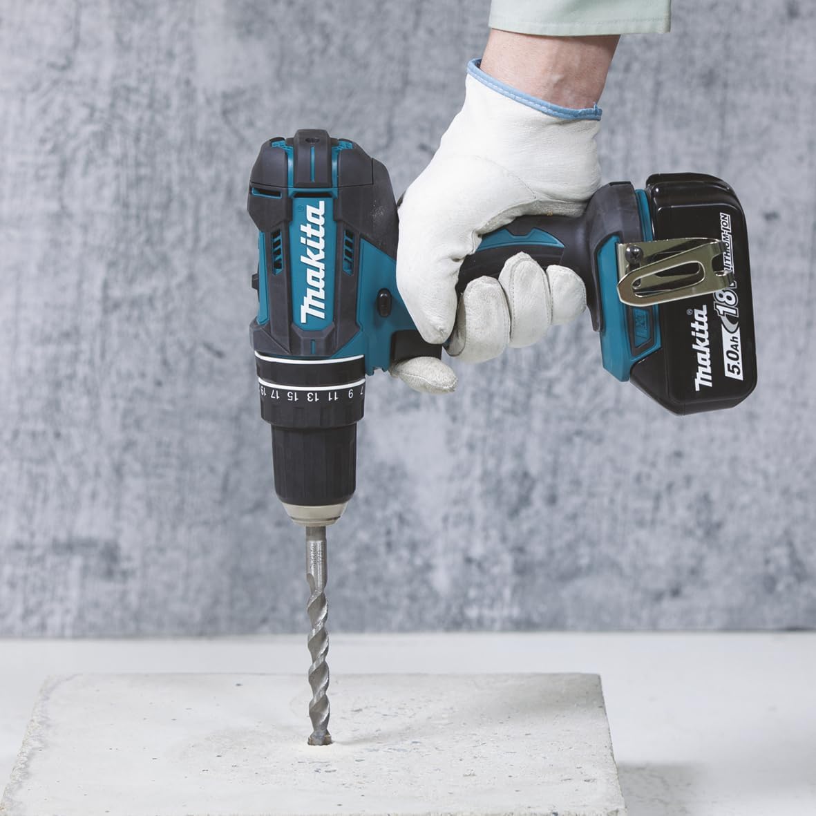 Makita DHP482RFX9 Schlagbohrschrauber 18V / 3,0 Ah, 2 Akkus plus Ladegerät im Alukoffer, Petrol, 96-tlg. Zubehör-Set