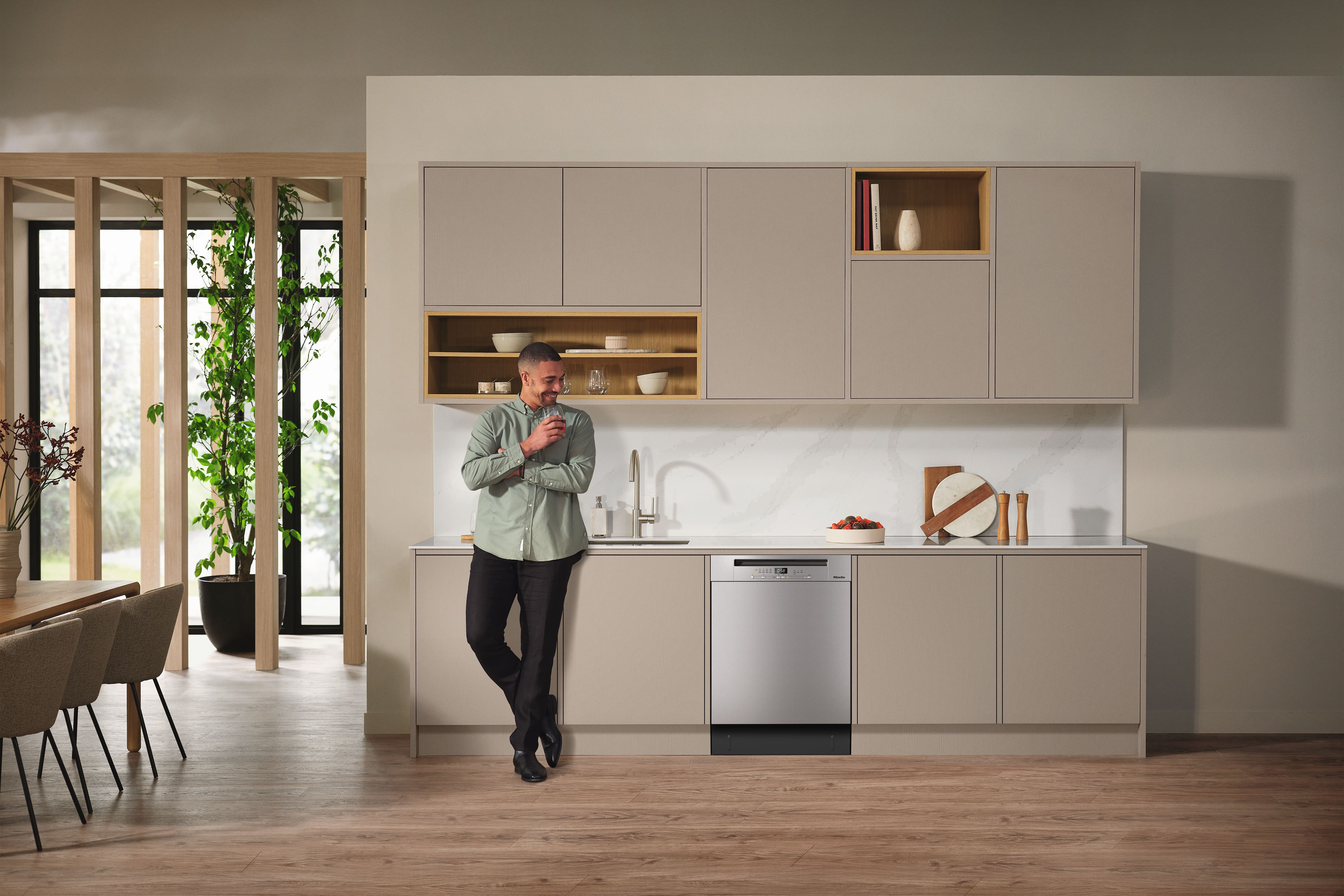 Miele G 5811 SCU Active Plus Edelstahl CleanSteel